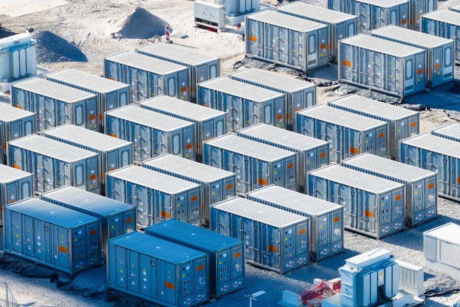 Luftaufnahme einer Energiespeicheranlage